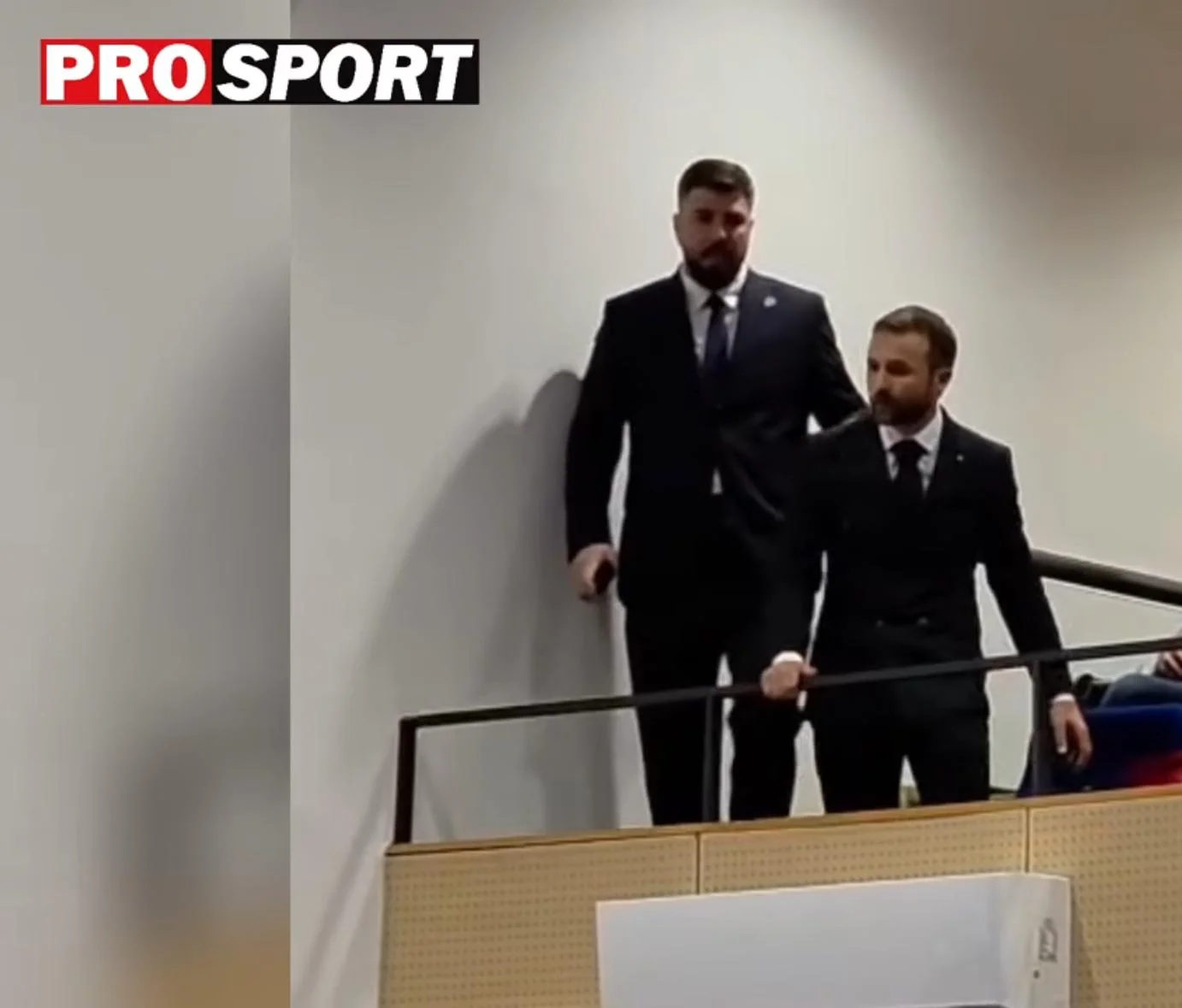 Ilie Drăgan și Alexandru Cândea la balconul sălii FRF 2026