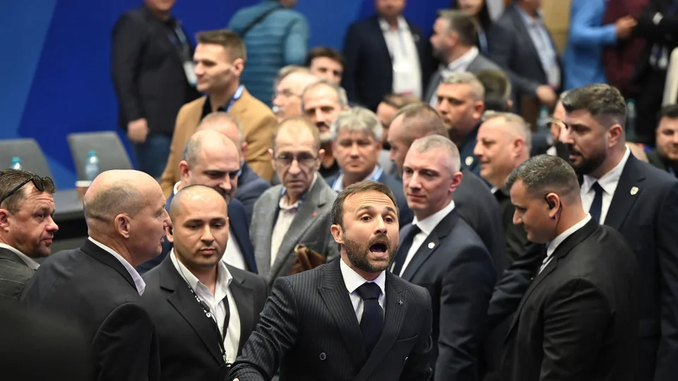 Ilie Drăgan înconjurat la Adunarea Generală FRF 2026