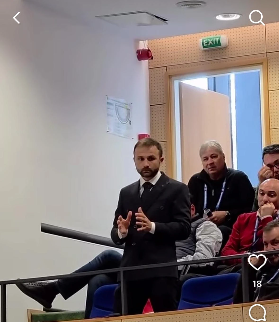 Ilie Drăgan în sala alegerilor FRF